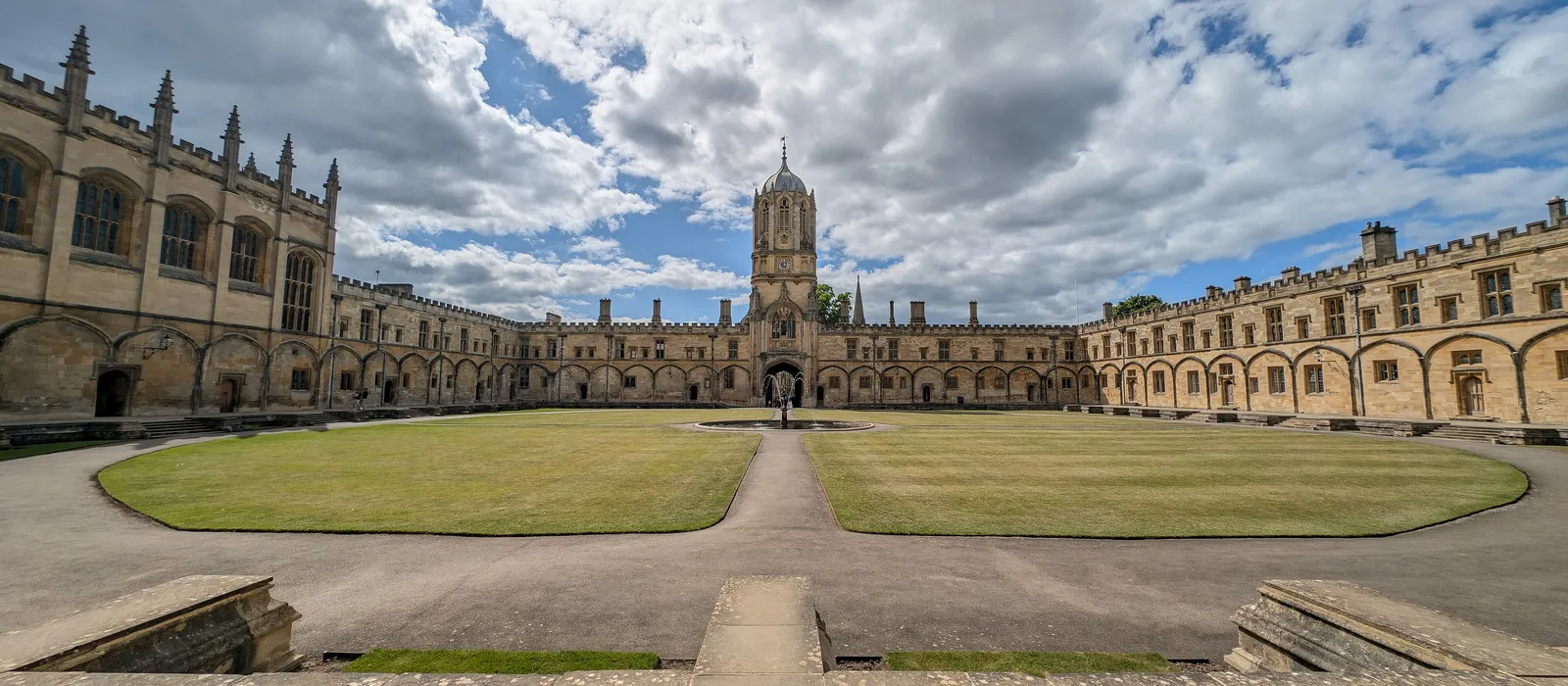 Carousel: Tom Quad, Christ Church, Oxford 2025-05-04